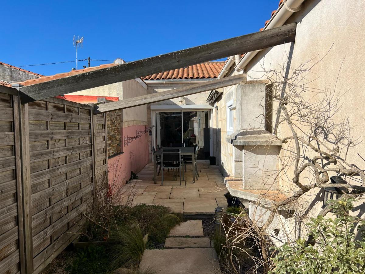 Maison Avec Jardin Et Garageロシュフォール エクステリア 写真